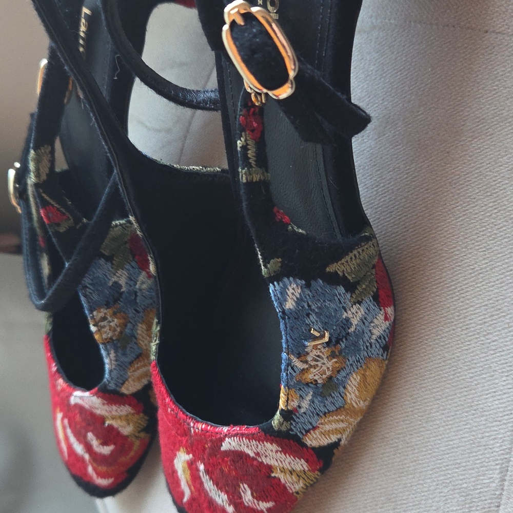 Larroude X Markarian Black Heels with Red Floral Embroidery 9.5 New - Picture 8 of 10